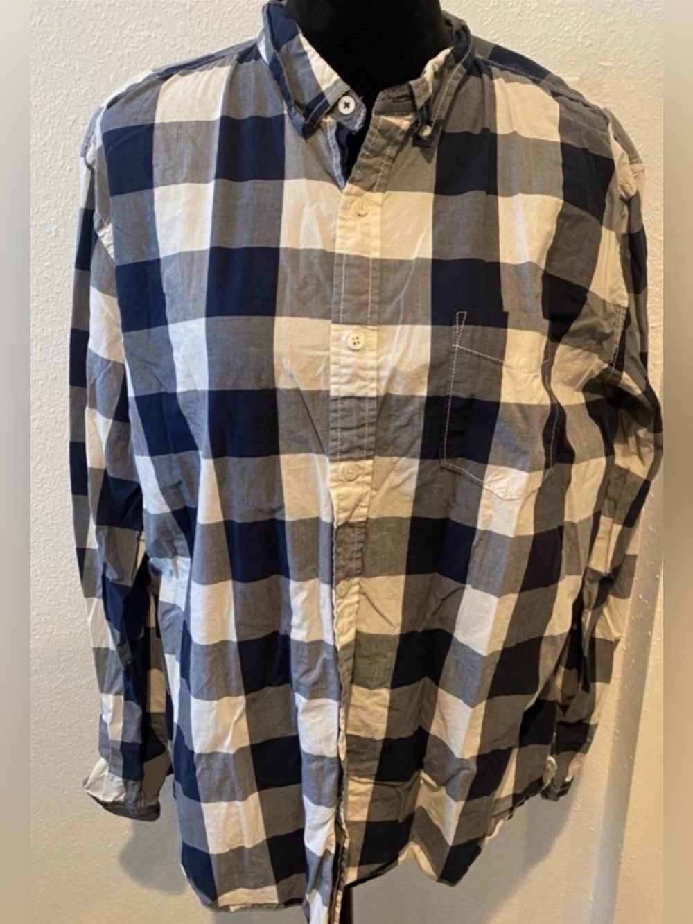 Men's Navy and White Buffalo Check Button-Down Shirt (Size XL)